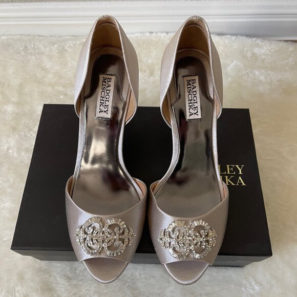 Badgley Mischka Salsa D’Orsay Pump in silver satin, size 10 - Picture 4 of 15